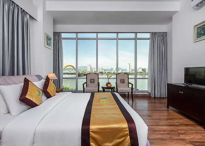Da Nang Riverside Hotel