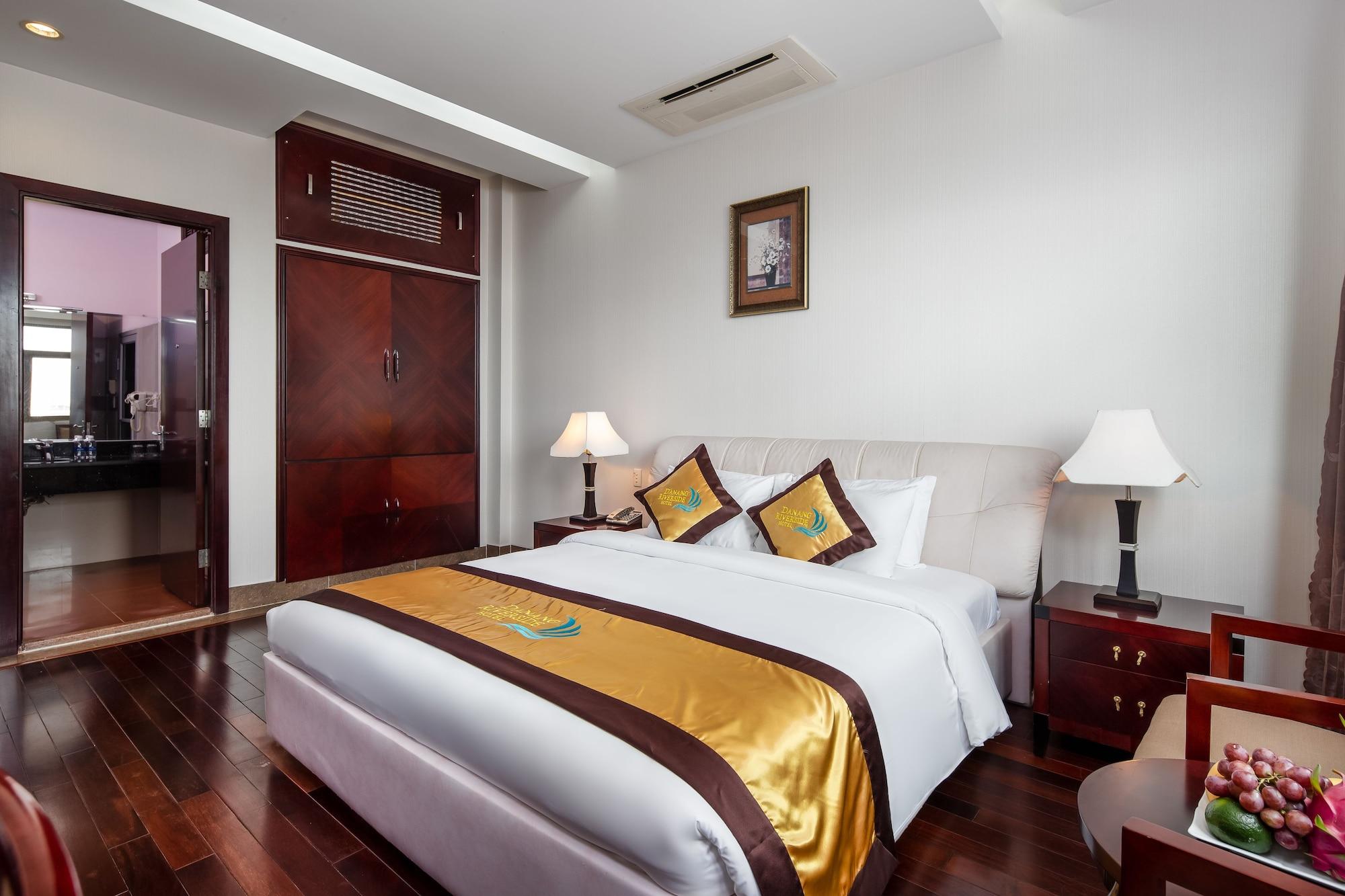 Riverside Hotel 4*